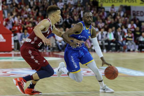 通过精心的 通过精心的